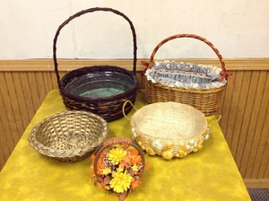 lot 83 image: Baskets