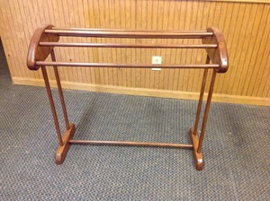 lot 91 image: Quilt Rack