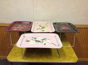 lot 107 image: TV Trays