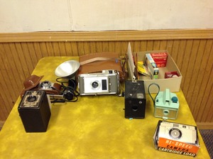lot 110 image: Vintage Cameras & Supplies