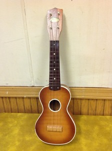 lot 140 image: Small Guitar