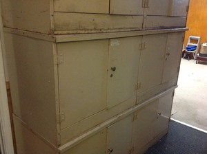 lot 190 image: Metal Locking Storage Cabinet