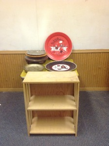 lot 195 image: Shelving Unit, Large Trays & Lazy Susan