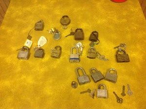 lot 218 image: Padlocks