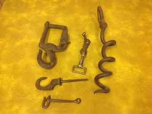 lot 231 image: Unique Items