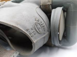 lot 09 image: Authentic Genuine WWII U.S. Army Gas Mask