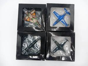 lot 07 image: 4 US Die-cast War Planes