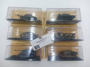 lot 05 image: 6 Die-cast Tanks of WWII & Desert Storm - 172 M26 Pershing, AAVP7, M4A3 Sherman, VI Tiger AuSF. E, IV Ausf.G, Jagdpanther