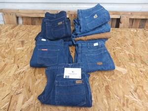 11 pair of Mens Carpenter Denim Jeans (Sizes 29-32)