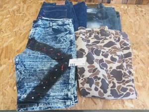 4 pair of Mens Vintage Designer Pants & Shorts (Size 40)