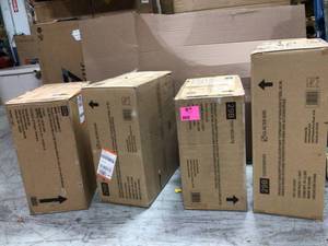 lot 21 image: Lot of assorted Kitchen Sinks in like new condition see pictures