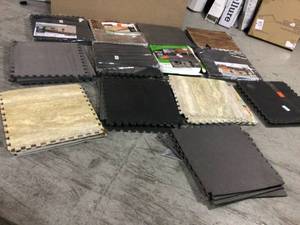 lot 32 image: Lot of assorted Interlocking  GYM Tiles see pictures