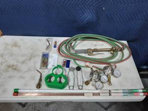 Harris Oxy-Accetyline Torch Kit With Brazing Rods & Accessories