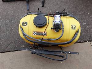 John Deere 25 Gallon Sprayer