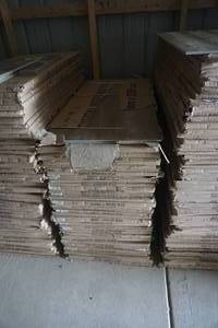 lot 13 image: Random Design High Definition Digital Vitrified Tile Grafito Brown Design