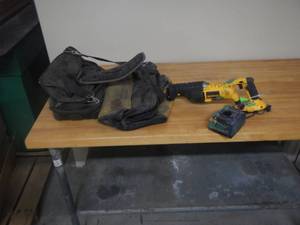 18v Dewalt Sawzall with Charger and (2) Bags