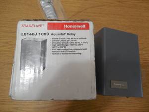 lot 30 image: Aquastat Relay, 8°F Differential