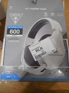lot 65 image: Turtle Beach Stealth 600 Gen 2 Wireless Gaming Headset for PS4 and PS5  White