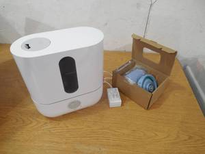 lot 100 image: BONECO U200 Ultrasonic Humidifier