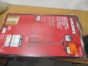lot 147 image: 10000lm Twin Head LED Work Light with Tripod