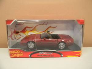 AMERICAN GRAFFITI 124 SCALE 1986 CORVETTE - NEW IN BOX - SEE PICTURES