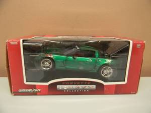 GREEN LIGHT CORVETTE COLLECTION 124 SCALE LIMITED EDITION CORVETTE - NEW IN BOX - SEE PICTURES
