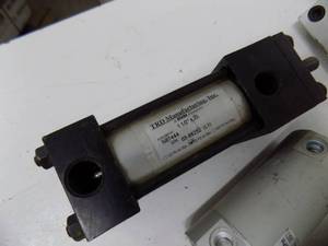 lot 108 image: 25- Air Cylinders