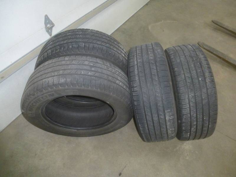 lot 6 image: Michelin 2456018 Tires