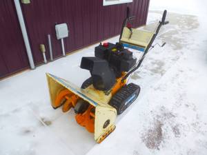 lot 5 image: Cub Cadet 826 Snow Blower