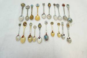 Souvenir spoons