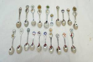 Souvenir spoons