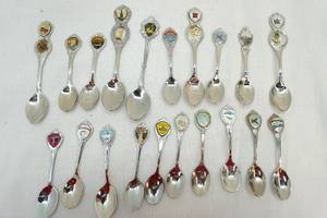 Souvenir spoons
