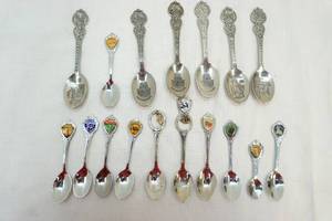 Souvenir spoons