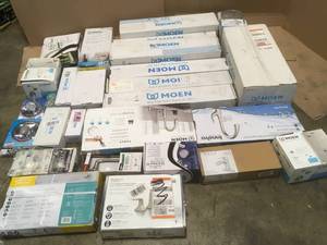 Lot of assorted Faucets, Shower and Bath accesories various models and conditions see pictures