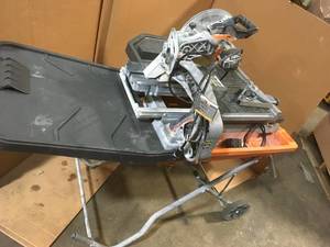 Ridgid 9 Amp Corded 7 in. Wet Tile Saw with Stand used in good condition see pictures