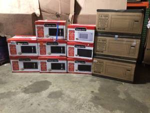 Lot with assorted Microwaves various models and conditions open box customer returns see pictures