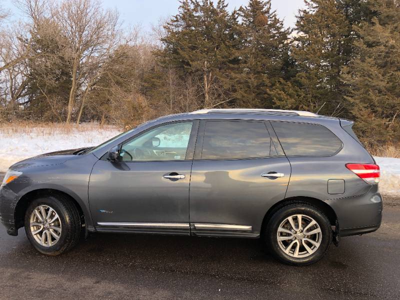 2014 Nissan Pathfinder SL Hybrid - 1 OWNER - 4x4