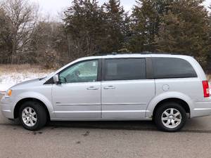 2008 Chrysler Town and Country Touring - LOADED