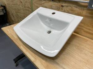 lot 72 image: SWISS MADISON Sublime Pedestal Bathroom Vessel Sink Round Single Faucet Hole in White