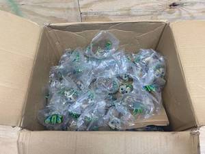 lot 76 image: Lot of 106 Owl Figurines
