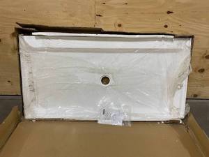 lot 66 image: SWISS MADISON Voltaire 60 in. x 30 in. Acrylic Single-Threshold Center Drain Shower Base in White (scratch and dent)
