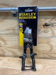 lot 17 image: STANLEY FATMAX 1.5-in 60CrV Snips