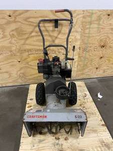lot 20 image: CRAFTSMAN 522 Snowblower