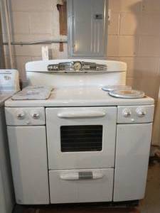 Vintage Kitchen TAPPAN Deluxe Range