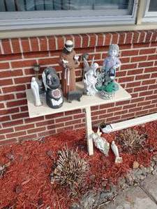 Collection of Yard Dcor
