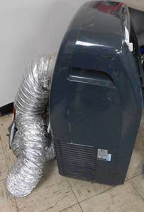 lot 8 image: LG Portable Air Conditioner