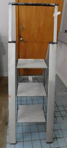 lot 14 image: Metal Folding Step Ladder