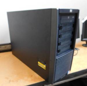 lot 19 image: 1 - HP ProLiant ML350G6 Computer Tower & 2 - 15 Monitors