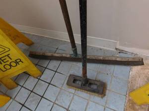 lot 22 image: Misc. Lot of Cleaning Items