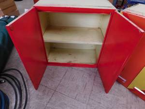 lot 28 image: 2 - Metal Storage Cabinets